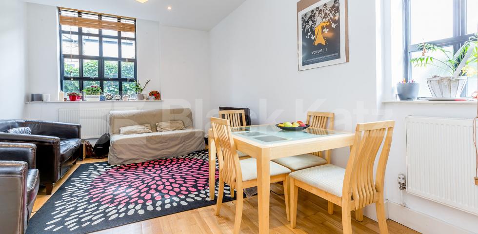 			FACTORY CONVERSION!, 1 Bedroom, 1 bath, 1 reception Flat			 Hertslet Road, HOLLOWAY